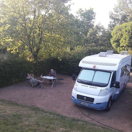 Camping Les Feuilles Chauffailles 外观 照片