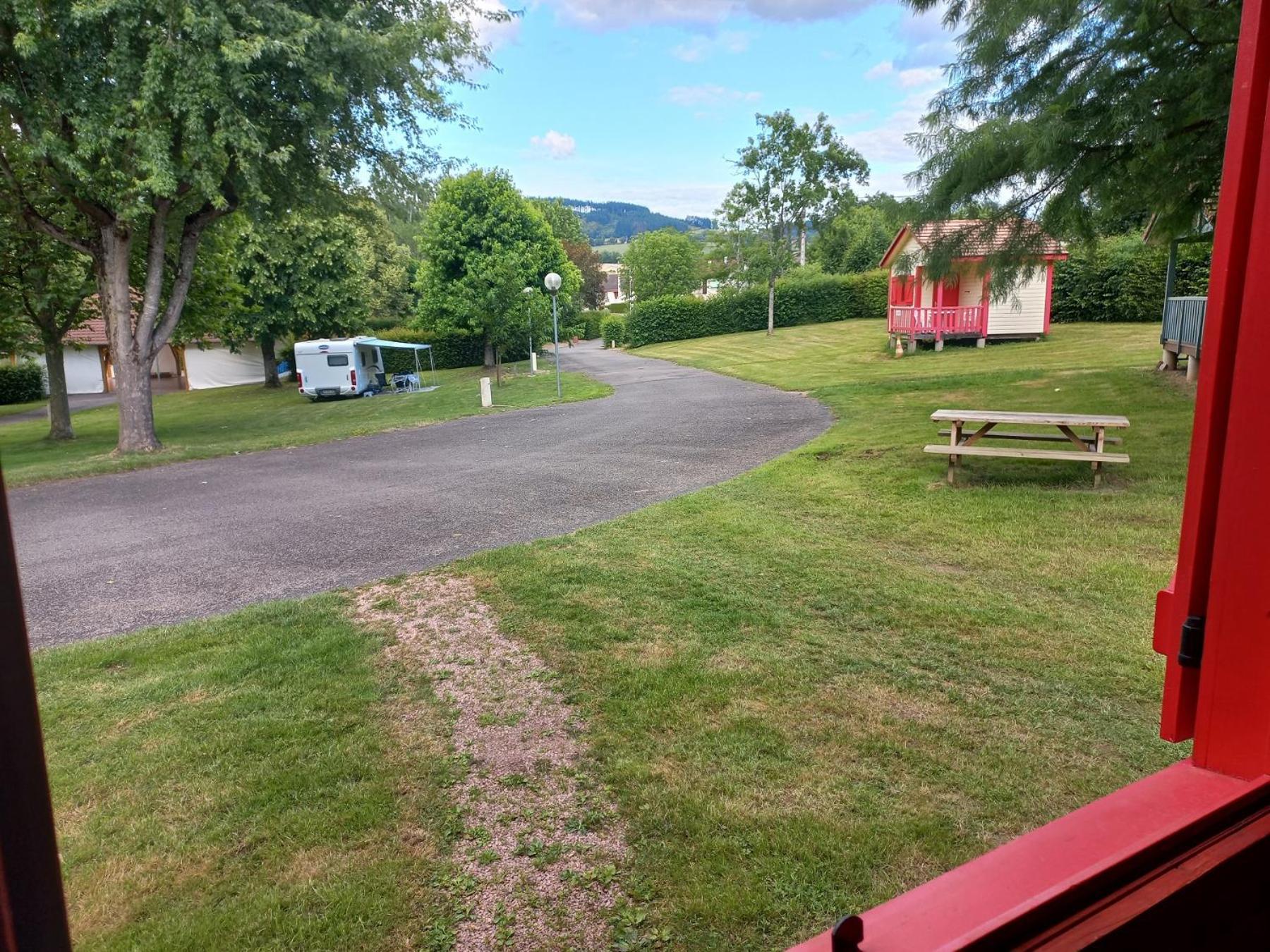 Camping Les Feuilles Chauffailles 外观 照片