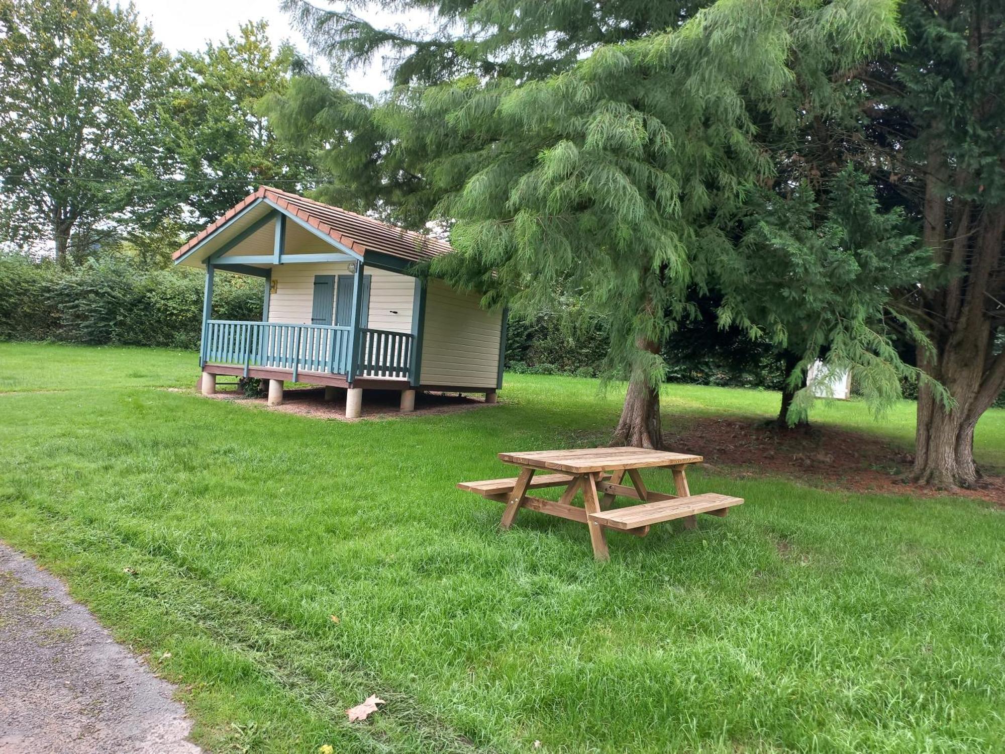 Camping Les Feuilles Chauffailles 外观 照片