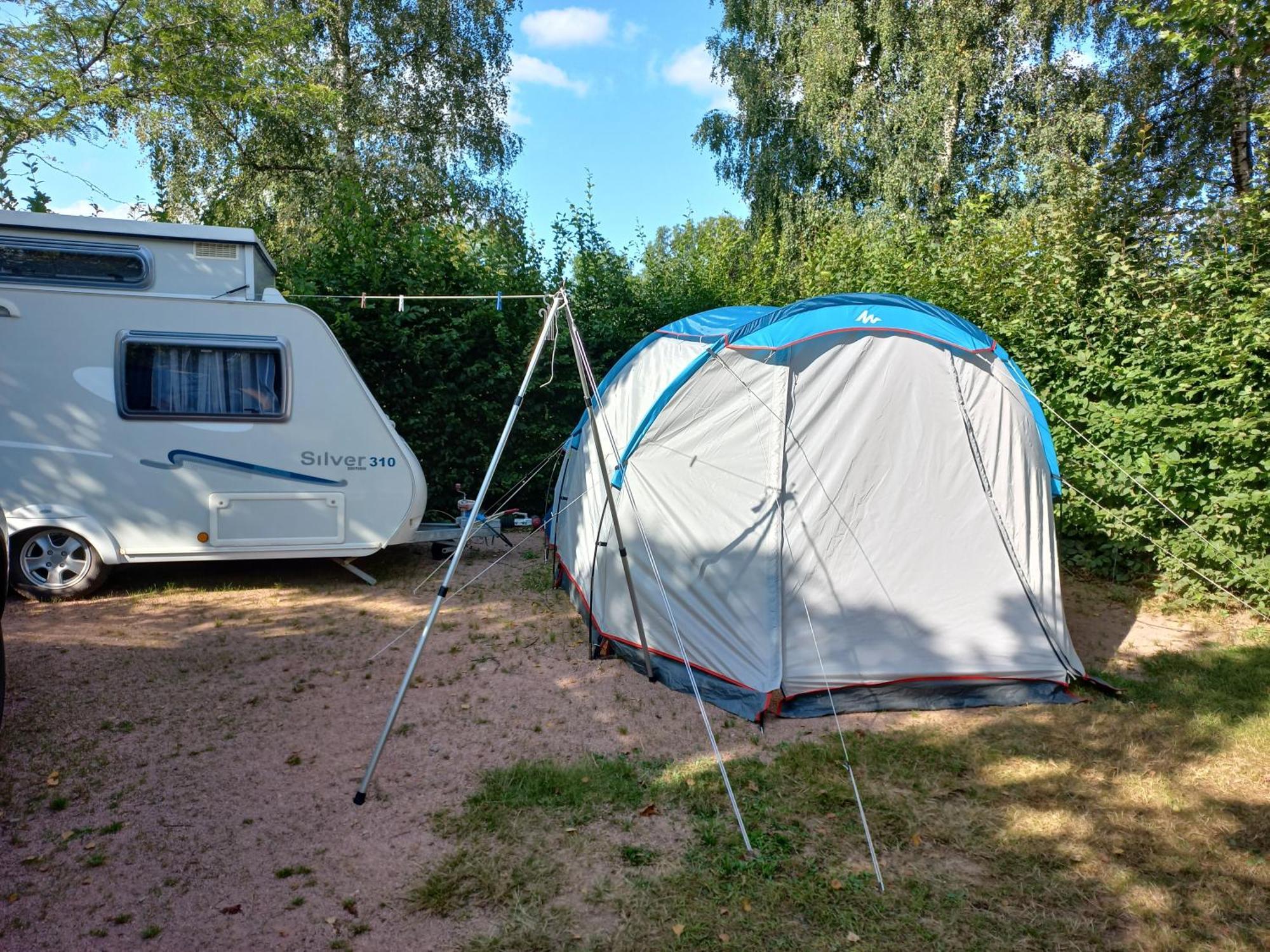 Camping Les Feuilles Chauffailles 外观 照片