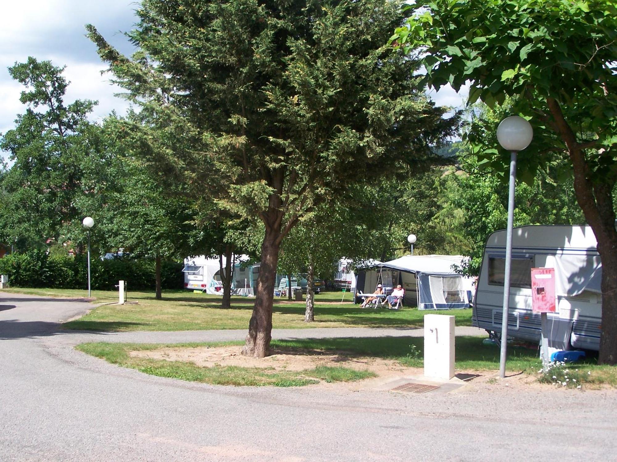 Camping Les Feuilles Chauffailles 外观 照片